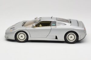 Bugatti EB110 Argent Bburago 1:18 3035-S Métal Moulé — image 4 sur 8