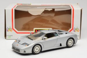 Bugatti EB110 Argent Bburago 1:18 3035-S Métal Moulé — image 8 sur 8