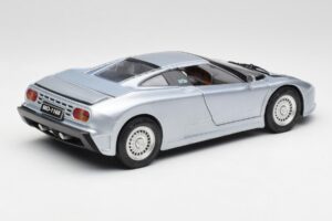 Bugatti EB110 SS Argent Anson 1:18 30303-W-M2 Métal Moulé — image 3 sur 8