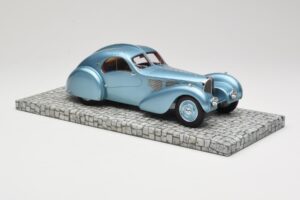 Bugatti Type 57SC Atlantic Bleu Minichamps 1:18 107110320 Métal Moulé — image 4 sur 6