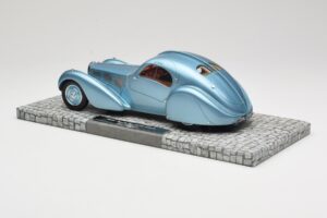Bugatti Type 57SC Atlantic Bleu Minichamps 1:18 107110320 Métal Moulé — image 5 sur 6