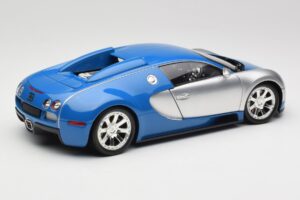 Bugatti Veyron Edition Centenaire Chrome Blue Minichamps 1:18 100110850 Métal Moulé — image 3 sur 8