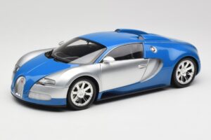 Bugatti Veyron Edition Centenaire Chrome Blue Minichamps 1:18 100110850 Métal Moulé