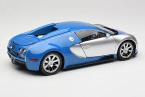 Bugatti Veyron Edition Centenaire Chrome Blue Minichamps 1:18 100110850-O Métal Moulé — image 3 sur 7