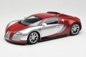 Bugatti Veyron Edition Centenaire Chrome Red Minichamps 1:18 100110851-O Métal Moulé