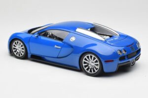 Bugatti Veyron Bleu Clair Bleu Foncé Minichamps 1:18 100110821 Métal Moulé — image 7 sur 8