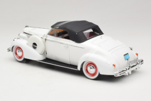 Buick Century Cabriolet Blanc Signature Models 1:18 18131 Métal Moulé — image 5 sur 6
