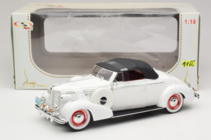 Buick Century Cabriolet Blanc Signature Models 1:18 18131 Métal Moulé — image 6 sur 6
