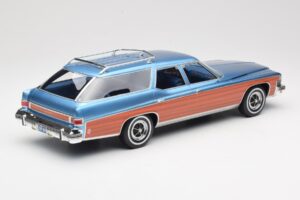 Buick Estate Wagon Light Blue Metallic BoS Models 1:18 BOS417 Résine — image 2 sur 6