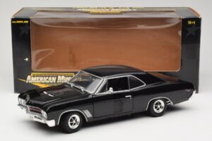 Buick GS 400 Noir American Muscle 1:18 33086 Métal Moulé — image 8 sur 8