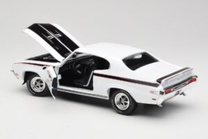 Buick GSX Blanc American Muscle 1:18 AMM1322/06 Métal Moulé — image 5 sur 8