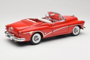 Buick Skylark Rouge Motormax 1:18 411393-M1 Métal Moulé — image 3 sur 8