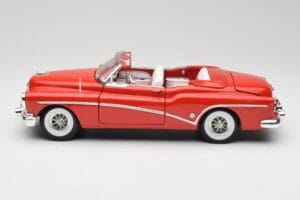 Buick Skylark Rouge Motormax 1:18 411393-M1 Métal Moulé — image 4 sur 8