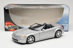 Cadillac XLR Cabriolet Argent Hot Wheels 1:18 53838 Métal Moulé — image 8 sur 8