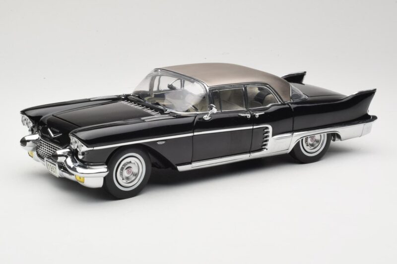 Cadillac Brougham Noir Sun Star 1:18 4001 Métal Moulé