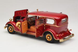 Cadillac Deluxe Tudor Limousine d'État Puyi Dernier Empereur de Chine Sun Star 1:18 4100 Métal Moulé — image 5 sur 9