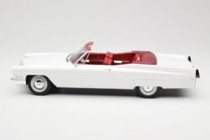 Cadillac DeVille Cabriolet Blanc KK-Scale 1:18 KKDC180313 Métal Moulé — image 3 sur 6