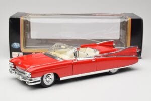 Cadillac Eldorado Biarritz Bolero Red Maisto 1:18 31813 Métal Moulé — image 8 sur 8