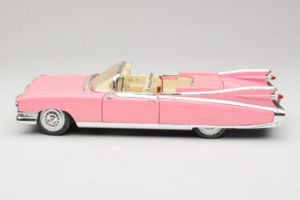 Cadillac Eldorado Biarritz Rose Maisto 1:18 36813 Métal Moulé — image 4 sur 8