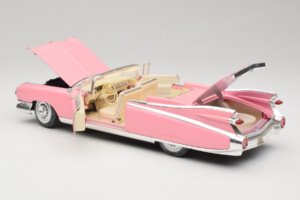 Cadillac Eldorado Biarritz Rose Maisto 1:18 36813 Métal Moulé — image 5 sur 8