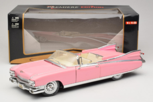 Cadillac Eldorado Biarritz Rose Maisto 1:18 36813 Métal Moulé — image 8 sur 8