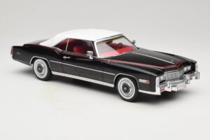 Cadillac Eldorado Cabriolet Noir MCG 1:18 MCG18473 Métal Moulé — image 6 sur 8