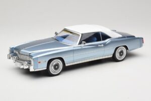 Cadillac Eldorado Cabriolet Bleu MCG 1:18 MCG18472 Métal Moulé — image 2 sur 7