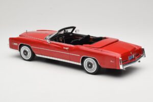 Cadillac Eldorado Cabriolet Rouge MCG 1:18 MCG18471 Métal Moulé — image 7 sur 8