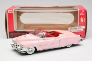 Cadillac Eldorado Rose Anson 1:18 30371 Métal Moulé — image 8 sur 8