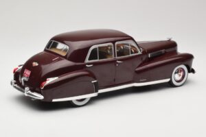 Cadillac Fleetwood 60 Special Sedan Rouge MCG 1:18 MCG18071 Métal Moulé — image 2 sur 6