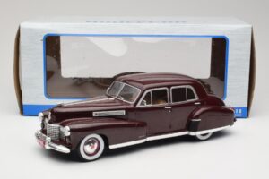 Cadillac Fleetwood 60 Special Sedan Rouge MCG 1:18 MCG18071 Métal Moulé — image 6 sur 6