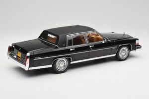 Cadillac Fleetwood Brougham Noir MCG 1:18 MCG18250 Métal Moulé — image 2 sur 6