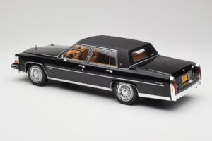 Cadillac Fleetwood Brougham Noir MCG 1:18 MCG18250 Métal Moulé — image 5 sur 6
