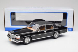 Cadillac Fleetwood Brougham Noir MCG 1:18 MCG18250 Métal Moulé — image 6 sur 6