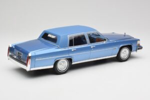 Cadillac Fleetwood Brougham Bleu Métallisé MCG 1:18 MCG18252 Métal Moulé — image 2 sur 6