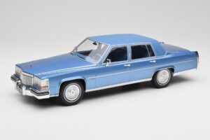 Cadillac Fleetwood Brougham Bleu Métallisé MCG 1:18 MCG18252 Métal Moulé