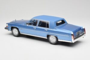 Cadillac Fleetwood Brougham Bleu Métallisé MCG 1:18 MCG18252 Métal Moulé — image 5 sur 6