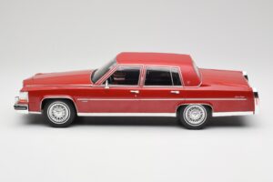 Cadillac Fleetwood Brougham Rouge Foncé Métallisé MCG 1:18 MCG18251 Métal Moulé — image 5 sur 6