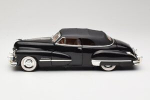 Cadillac Series 62 Noir Anson 1:18 30345 Métal Moulé — image 4 sur 8