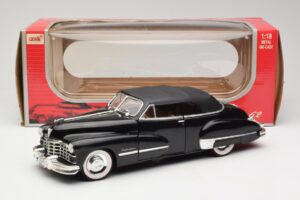 Cadillac Series 62 Noir Anson 1:18 30345 Métal Moulé — image 8 sur 8