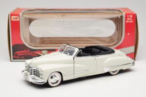 Cadillac Series 62 Cabriolet Blanc Anson 1:18 30335 Métal Moulé — image 8 sur 8