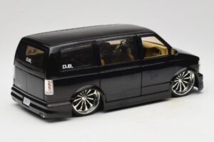 Chevrolet Astro Van Tuned Noir Jada 1:18 63122 Métal Moulé — image 3 sur 8