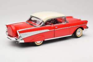 Chevrolet Bel Air Matador Rouge & India Ivoire Road Legends 1:18 92109 Métal Moulé — image 3 sur 8