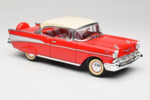 Chevrolet Bel Air Matador Rouge & India Ivoire Road Legends 1:18 92109 Métal Moulé — image 6 sur 8