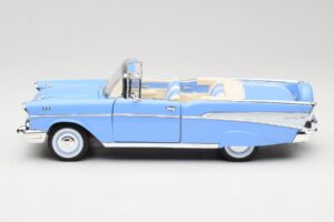 Chevrolet Bel Air Cabriolet Bleu Road Signature 1:18 55/1/0863 Métal Moulé — image 4 sur 8