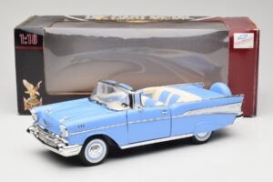 Chevrolet Bel Air Cabriolet Bleu Road Signature 1:18 55/1/0863 Métal Moulé — image 8 sur 8