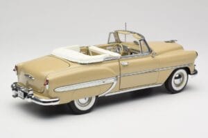 Chevrolet Bel Air Cabriolet Crème Sun Star 1:18 1623 Métal Moulé — image 3 sur 8