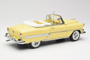 Chevrolet Bel Air Cabriolet Jaune Sun Star 1:18 1712 Métal Moulé — image 3 sur 8