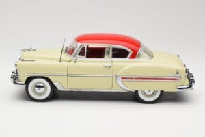 Chevrolet Bel Air Beige Sun Star 1:18 1600 Métal Moulé — image 4 sur 8