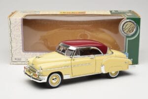 Chevrolet Bel Air Jaune & Rouge Motormax 1:18 73111 Métal Moulé — image 8 sur 8
